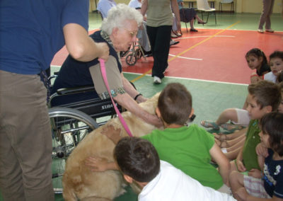 “Play-dog, il gioco con il cane come tramite tra anziani e bambini”.